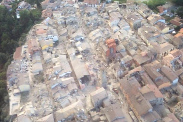 Corsa drammatica ad Amatrice per salvare Simone, 7 anni