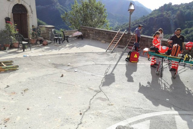 Un bimbo estratto senza vita dalle macerie di Arquata del Tronto