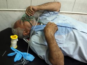 Siria, ribelli accusano Assad: "Ha bombardato con gas al cloro"