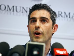Parma, Pizzarotti presenta la memoria contro sospensione dal M5s