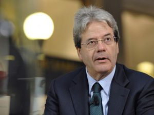 Malore per Gentiloni al rientro da Parigi, operato a Roma: "Presto torno al lavoro"