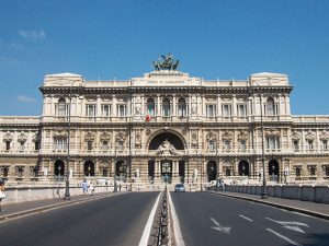 La facciata della Corte di Cassazione di Roma