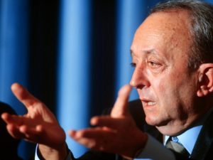 Un ritratto del linguista Tullio De Mauro