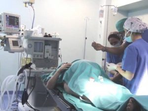 A 64 anni partorisce due gemellini dopo fecondazione in vitro