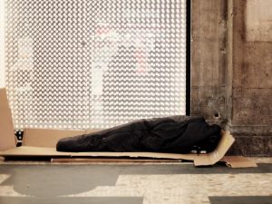 Da chef dei ricchi e vita di lusso a senzatetto in strada, la parabola di Antonio