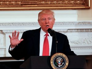 Trump: "Corea del Nord è una minaccia, ci saranno conseguenze per il lancio dei missili"