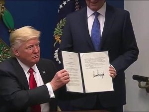 Muslim Ban, altra bocciatura. Hawaii: "Discrimina le persone". Ma Trump non si arrende