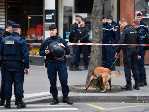 Parigi, nessuna traccia di esplosivo: rientrato allarme bomba nel quartiere dei tribunali