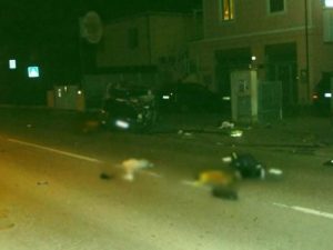 Guida ubriaco e senza patente, perde il controllo dell'auto: muoiono il figlio e la moglie