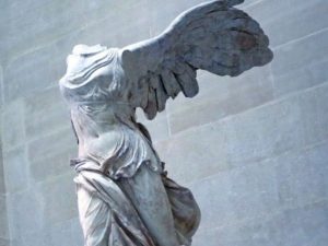 La Nike di Samotracia – Museo del Louvre