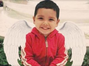Gioca nei camerini del negozio, bimbo di 4 anni si impicca accidentalmente