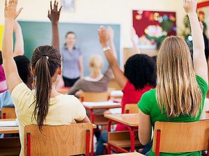 La scuola italiana abbassa il gap fra ricchi e poveri e abbatte le differenze sociali