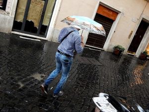 Meteo, in arrivo nuova perturbazione: piogge e temporali al Centro-Nord
