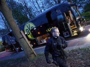 Attentato Dortmund, arrestato 28enne: "Aveva puntato sulla morte dei calciatori per arricchirsi"