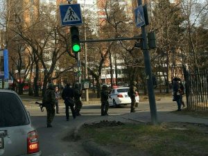 Torna la paura in Russia: 18enne neonazista spara nella sede dei servizi segreti. 2 morti