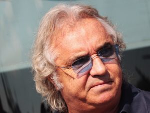 Briatore ha ragione: con 1.200 euro al mese non si vive dignitosamente, si sopravvive