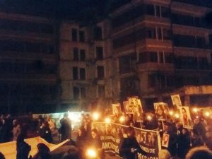L’Aquila ricorda le vittime del sisma di 8 anni fa: fiaccolata e 309 rintocchi nella notte