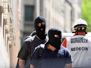 Marsiglia, arrestati due presunti terroristi: "Pronti a un attacco imminente"
