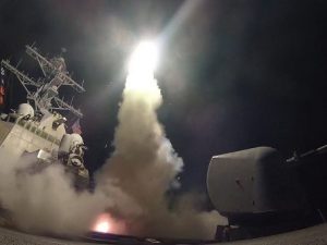 Cosa sta accadendo in Siria e perché Trump ha attaccato la base militare di Shayrat