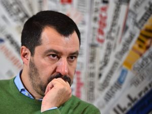 Salvini: "Gas sui bimbi in Siria? Una bufala. Trump sbaglia, l'Isis intanto esulta"