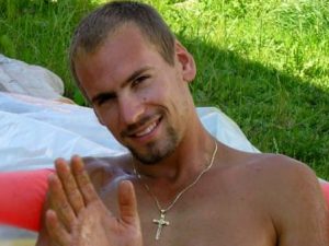Muore a 33 anni a tre mesi dall'incidente in moto: Michele lascia la moglie e due bambine