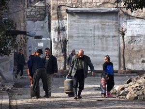 Governo siriano: "Raid USA su deposito di armi chimiche Isis ha causato centinaia di morti"