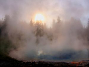 Una formazione di vapore a Yellowstone (Brocken Inaglory)