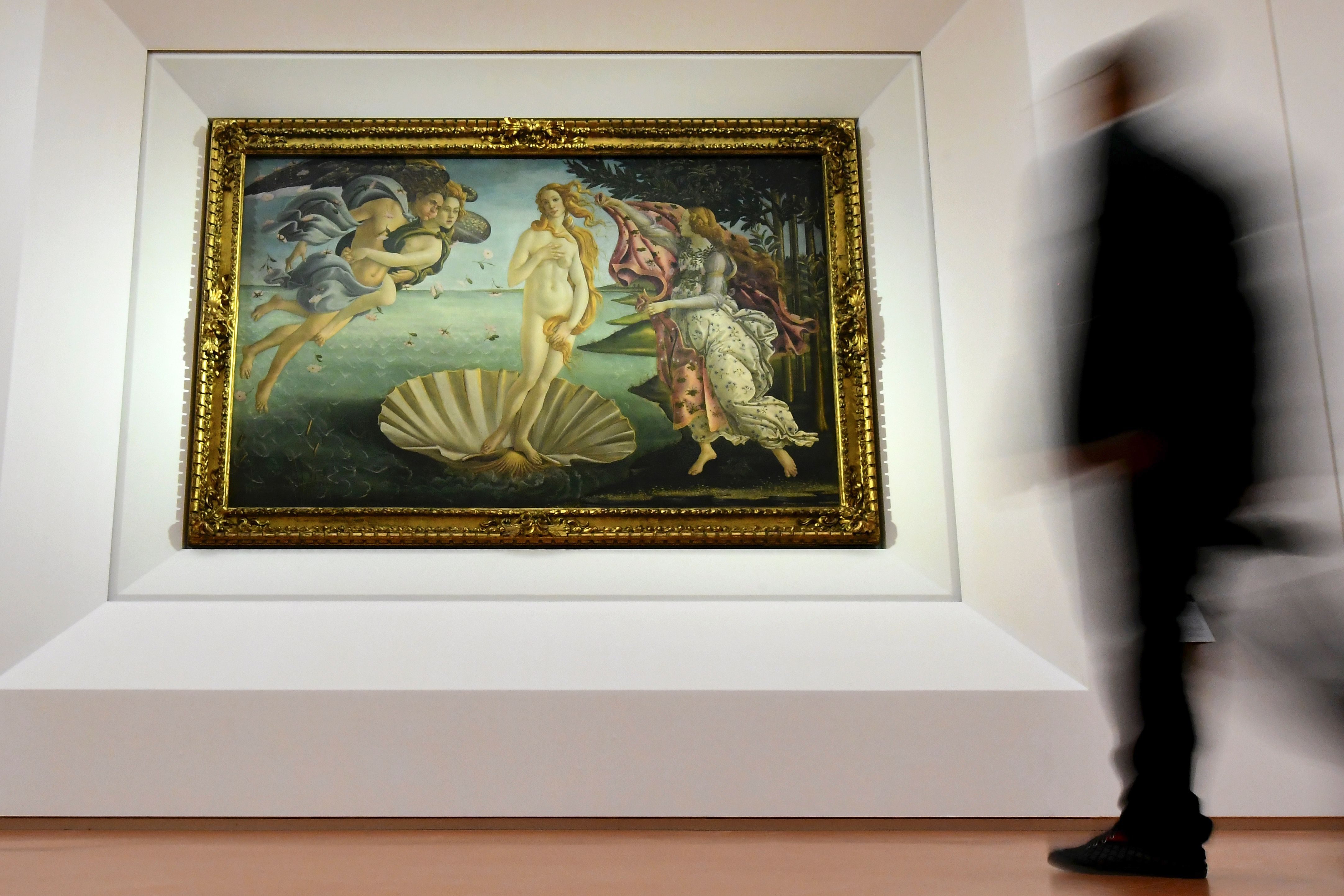 Uffizi, piove nel museo: sala chiusa e capolavori spostati Piove dal lucernario