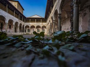 Vuoi trasferirti in un monastero abbandonato? 100 immobili gratis agli under 40
