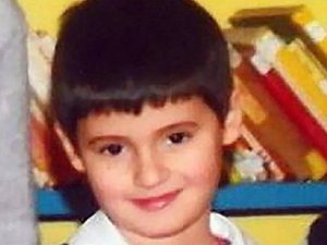 ''Fermatelo, è un pericolo per altri bimbi''. Il nonno di Francesco contro l'omeopata indagato
