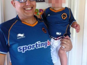 "Non è niente, starai bene". Padre di un bimbo di 6 anni muore per un tumore