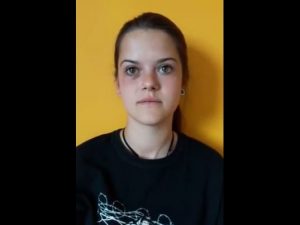 Maya, 19enne No Tav di Torino: “Sono stata picchiata dalla polizia in commissariato”