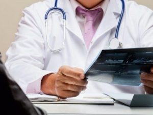 Morto d'infarto a 30 anni perché costretto a straordinari continui e turni massacranti