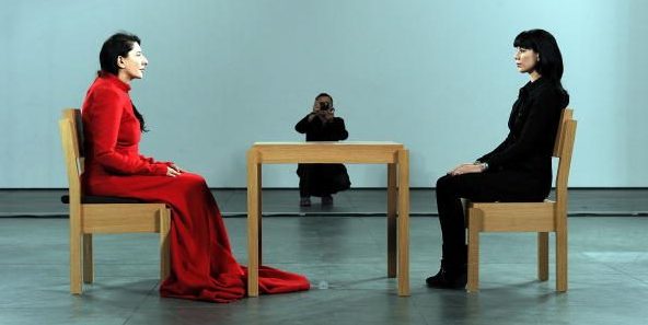 Marina Abramović in "The Artist is present" al MoMa di New York nel 2010