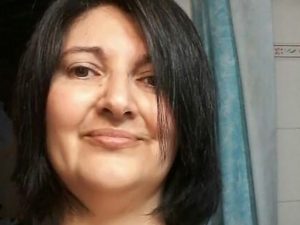 Torino, disoccupata si dà fuoco all'Inps: Concetta è sveglia ma parla solo con gli occhi