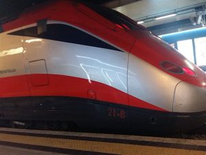 Firenze, Frecciarossa bloccato in galleria per guasto: passeggeri al buio e senza aria condizionata