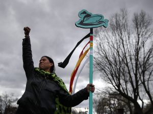 La resistenza degli indiani d'America contro Trump e petrolieri: "No all'oleodotto sulla nostra terra sacra"