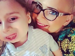 È morta Stefania Fiorentino: era la mamma di Bea, la bimba imprigionata in una “armatura”