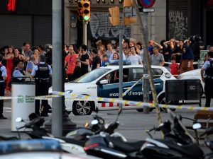 Furgone sulla folla a Barcellona: dai separatisti all'Isis, la mappa del terrore in Spagna