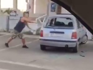 Sedicenne scomparsa: spunta il video del fidanzato che sfascia un'auto