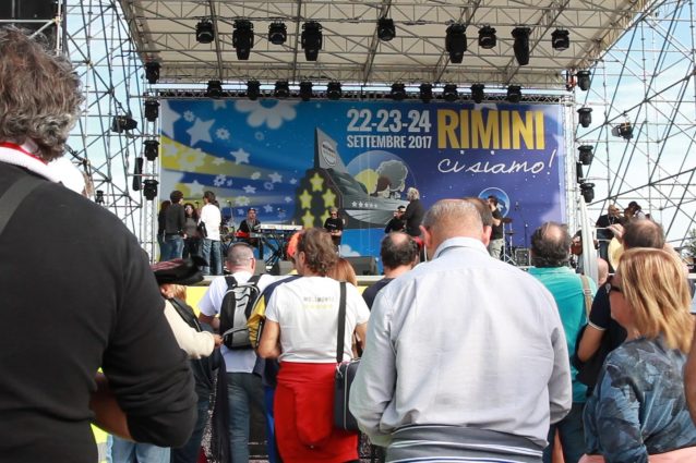 M5S a Rimini, stasera il nome del candidato premier. L’incognita Fico: parlerà dal palco?