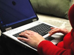 Firenze: giudice spegne wi-fi a scuola per tutelare bimba epilettica. Gli altri genitori protestano