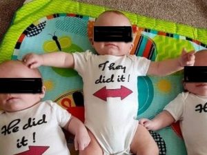 Tragico incidente domestico, muoiono due di tre gemelli: avevano solo 5 mesi