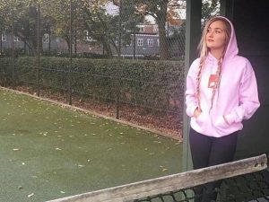 Giallo in Inghilterra, la figlia 25enne dell'attore John Michie trovata morta in un bosco