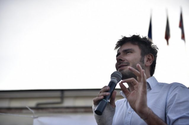Di Battista non sarà a Italia 5 Stelle: “Tra poche ore divento papà. Sosteniamo tutti Di Maio”