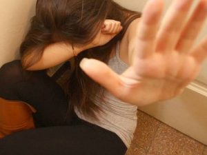 Violenza sessuale, calano le denunce in Italia, ma le donne vittime sono oltre un milione