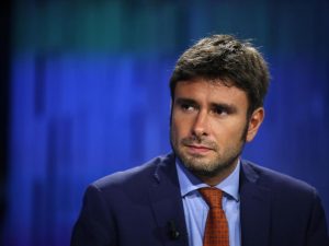 Di Battista difende Casalino: “Se i tecnici del Mef ci ostacolano vanno cacciati”