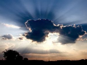 Meteo: temporali e temperature sotto la media del periodo, ma nel weekend cambia tutto