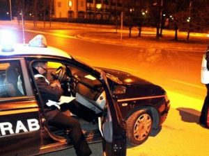 Legato e imbavagliato in un furgone, la polizia pensa a sequestro: ma è un addio al celibato