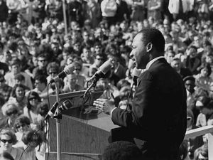 Martin Luther King viene assassinato il 4 aprile del 1968.
